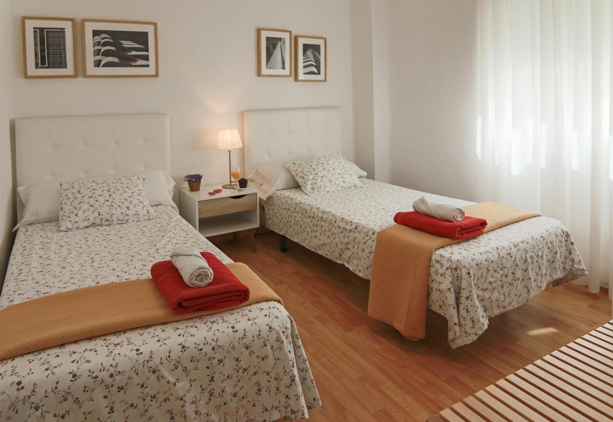 Luminoso. Comodo. Acogedor. Wifi. Junto A Ave Valencia Buitenkant foto